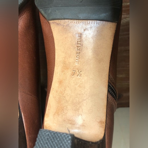 Salvatore Ferragamo women’s leather cognac brown ankle Boots side zip size 7.5 - Picture 11 of 12